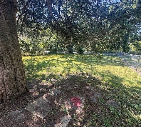 3rd image of 200 S 12th Ave