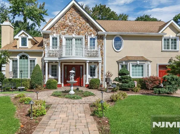 59 Lockwood Drive, Waldwick, NJ 07463
