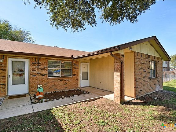 2nd image of 525 Buttercup Ln