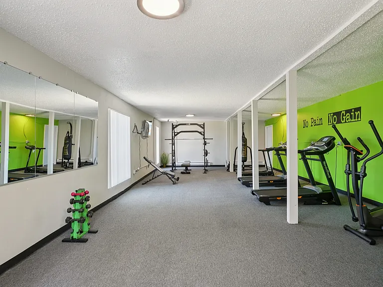 The Montecito Apartments — Photo 33