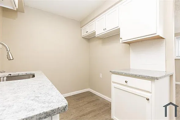 564 Marquette Dr — Photo 7
