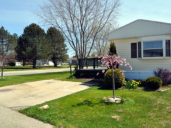 3rd image of 3811 Seneca Dr