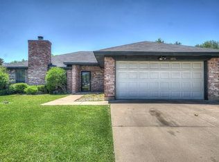 6801 Longleaf Ln, Fort Worth, TX 76137