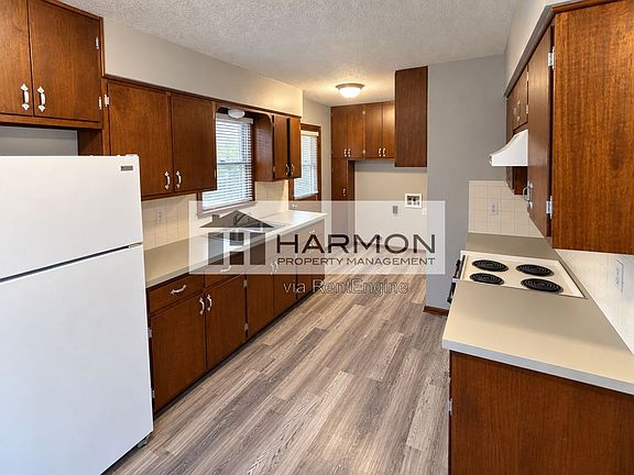 3rd image of 118 N Joann St