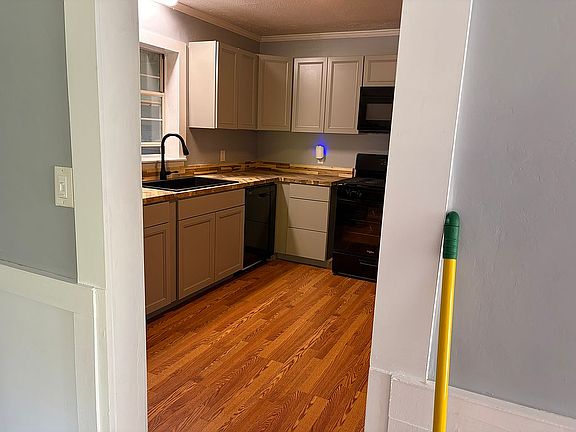 5th image of 1102 Tate Dr