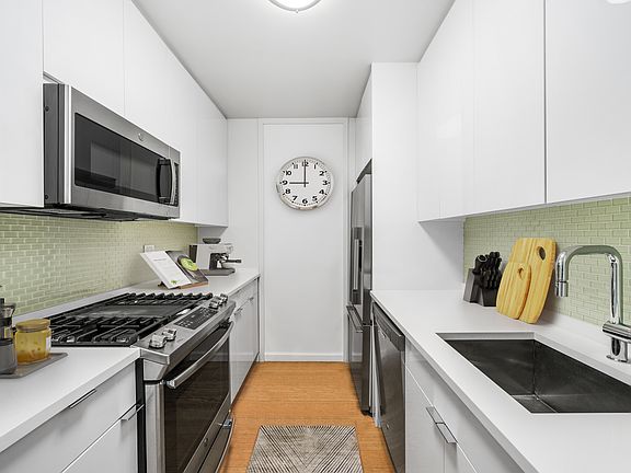 4th image of 525 E 72nd St APT 24F