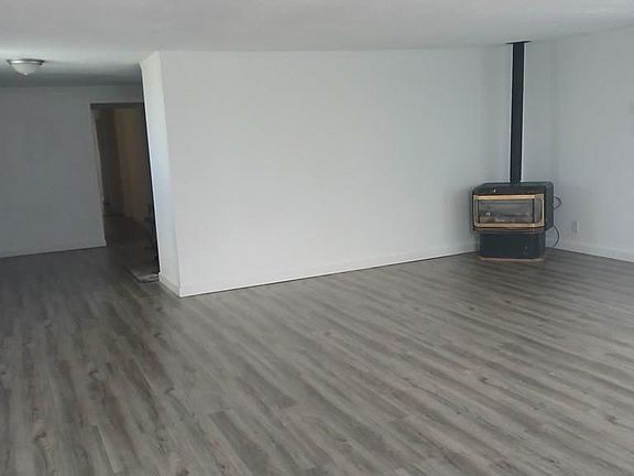 2nd image of 694 W Grand Ave