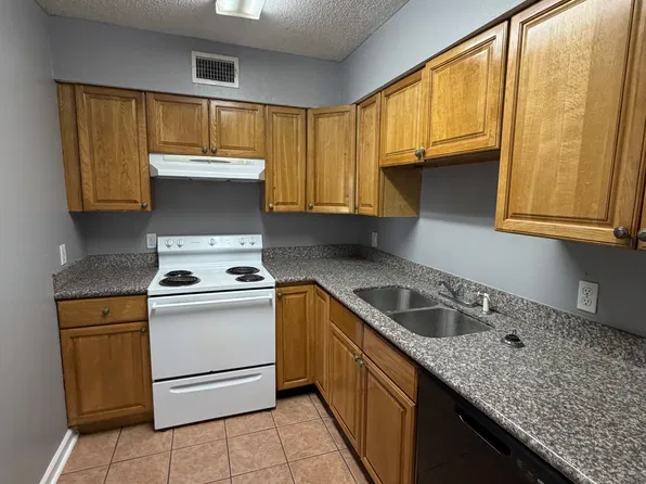 1652 Alexander Ct APT B, Gretna, LA 70056
