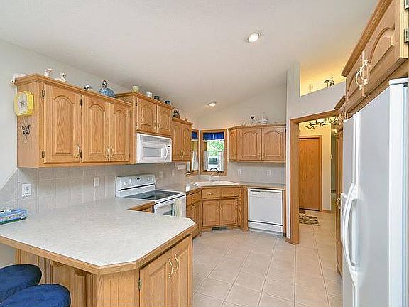 3rd image of 107 139th Ave NW