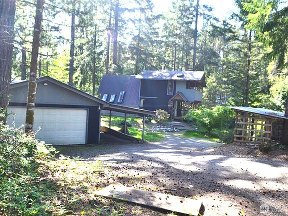 4th image of 110 NE Collins Drive E