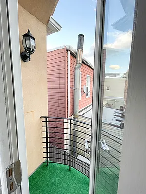 Rented by Prime Realty | media 33