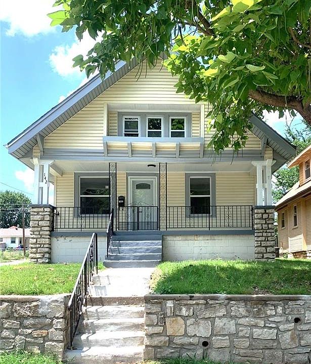 1st image of 142 Oakley Ave