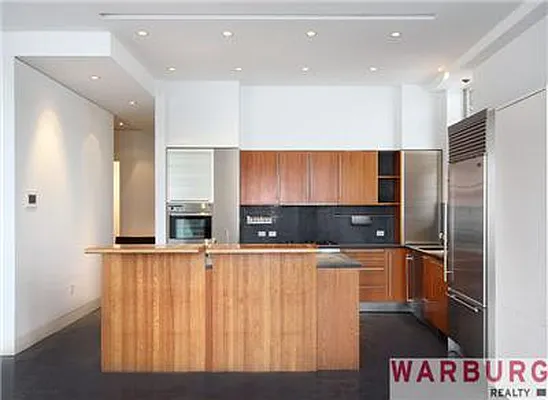Sold by Warburg | media 25