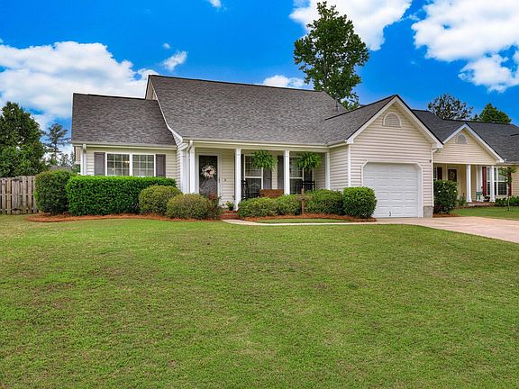 2nd image of 560 Cranberry Circle