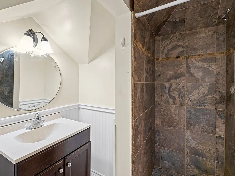 206 W Waverly Pl — Photo 29