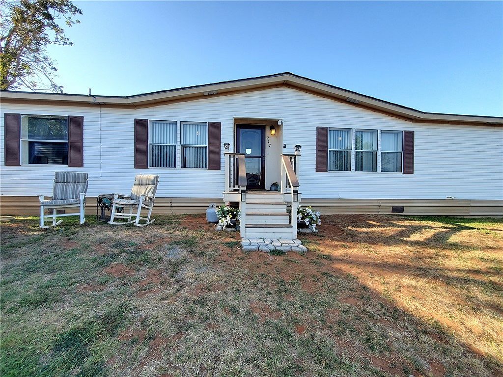 211 W Locust St, Binger, OK 73009 Zillow