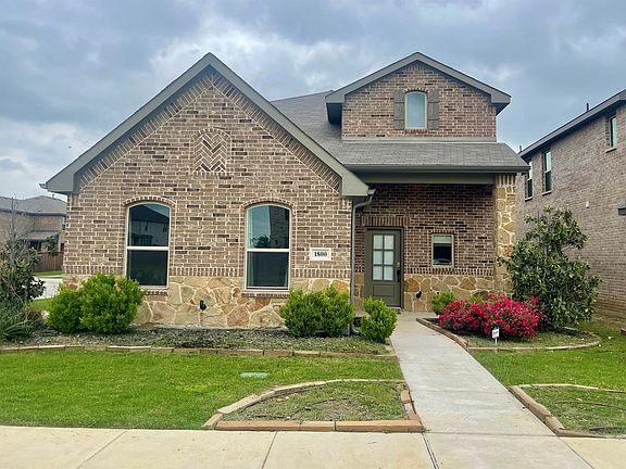 2nd image of 1800 Emilia Dr