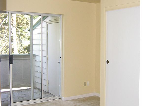 4th image of 220 Newport Way NW APT 40