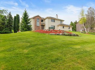 1590 Constitution Dr, Brookfield, WI 53045