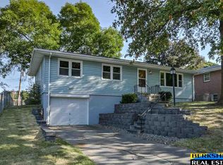 8840 Spaulding Cir, Omaha, NE 68134