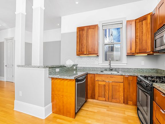 3rd image of 3250 25th St