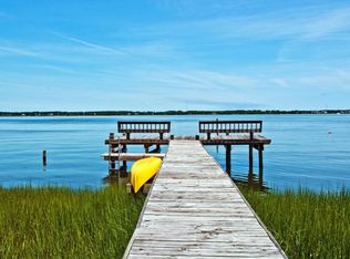 104 Cottonwood Ct, Pine Knoll Shores, NC 28512