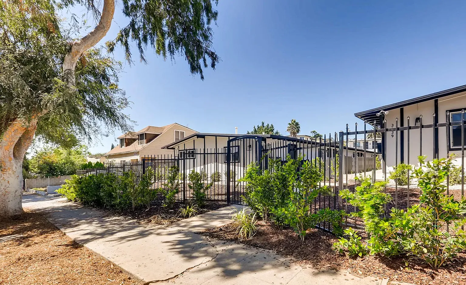 3339 Drew St — Photo 1