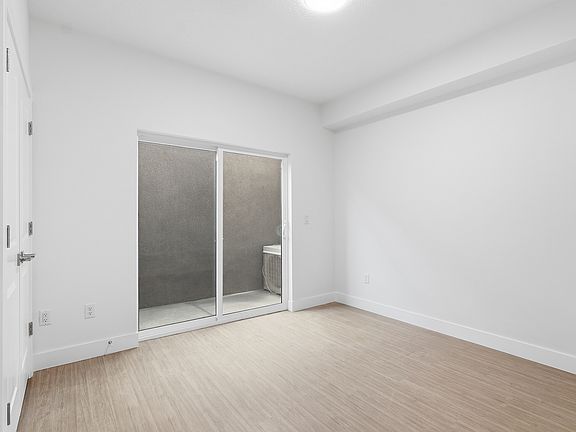 5th image of 2085 N Main St #409