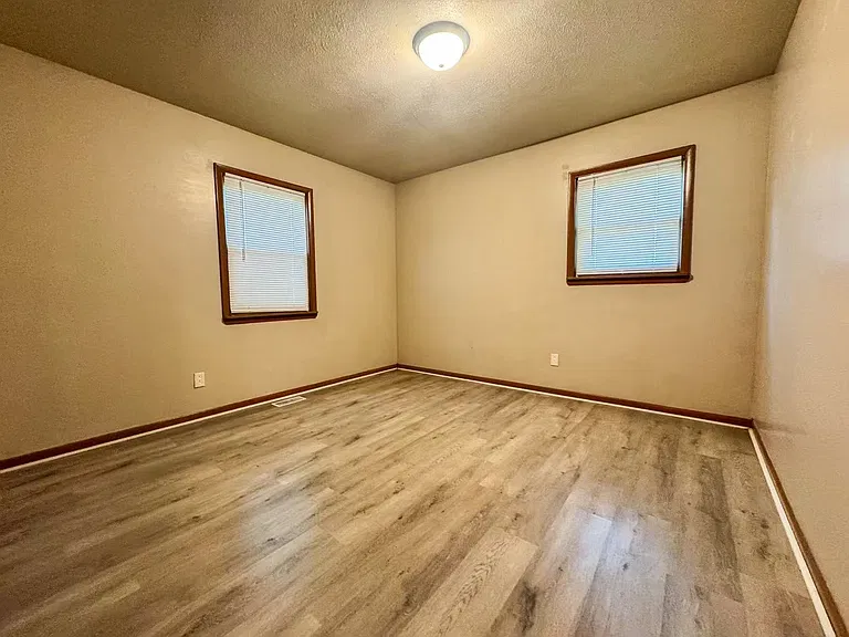 8566 Vann Rd — Photo 10