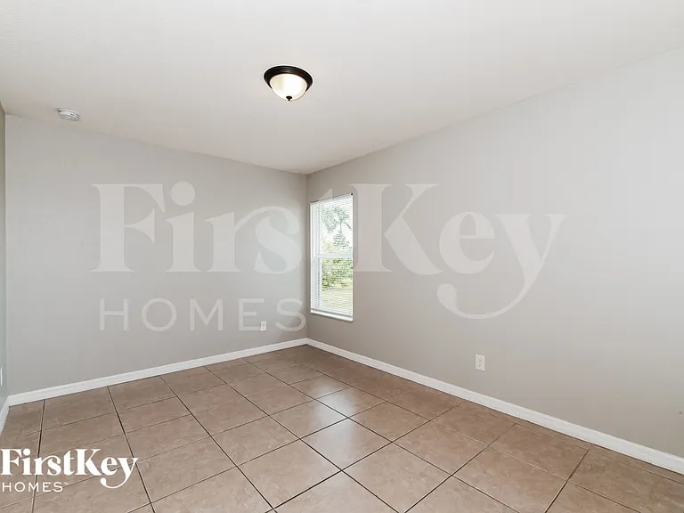1412 NW 12th Pl — Photo 16