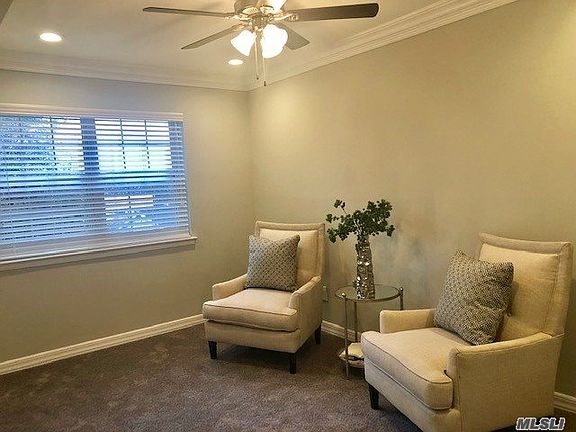 3rd image of 30 Westwood Dr APT 56