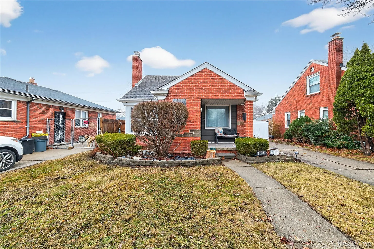 21211 Newcastle Rd photo 1