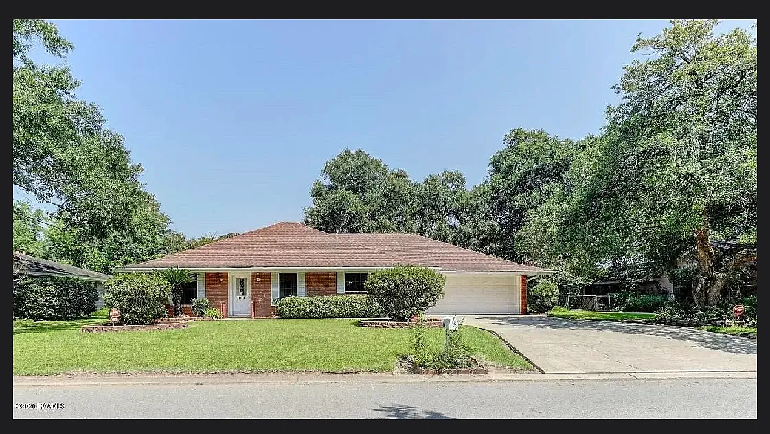 3 bed, 2.5 bath, 2308 sqft, $2,000 — Photo 2
