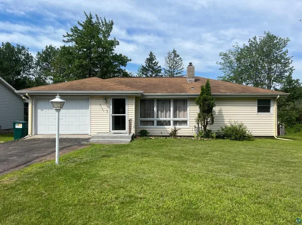 2423 Hutchinson Rd, Duluth, MN 55811