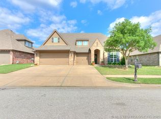13411 S 19th St, Bixby, OK 74008