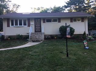 2 Nelson Rd, Burlington, MA 01803