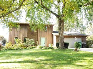 52703 Helvie Dr, South Bend, IN