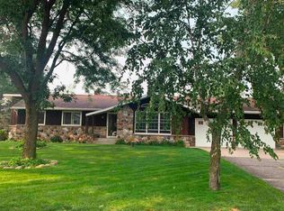 5615 Riverview Ct, Stevens Point, WI 54482