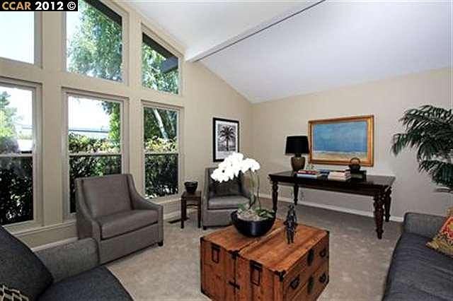 2nd image of 20 Sandringham Dr N