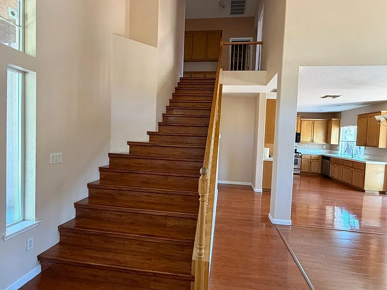 2229 Zittel Dr — Photo 4