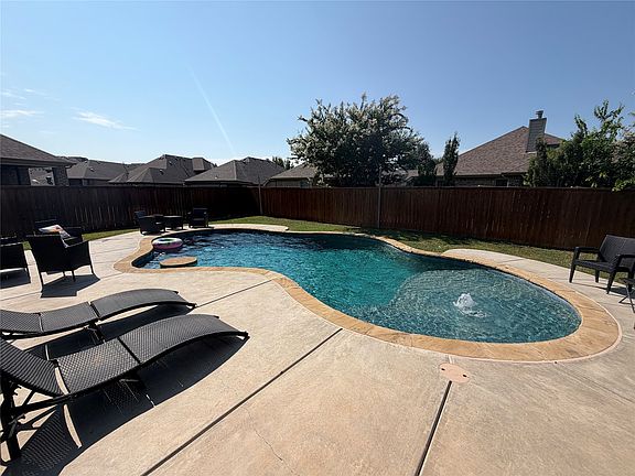 2nd image of 1011 Cadbury Ln