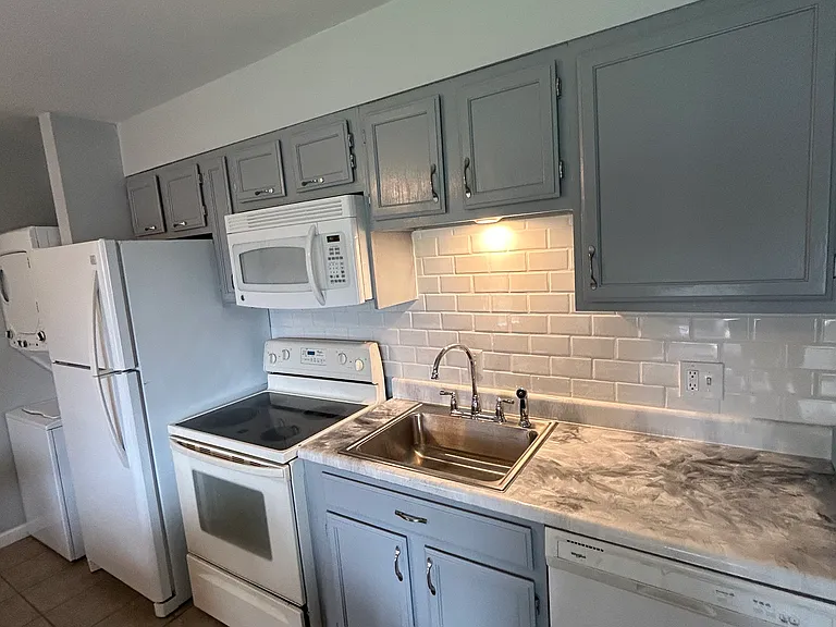 28 Fall Creek Dr #1 — Photo 1