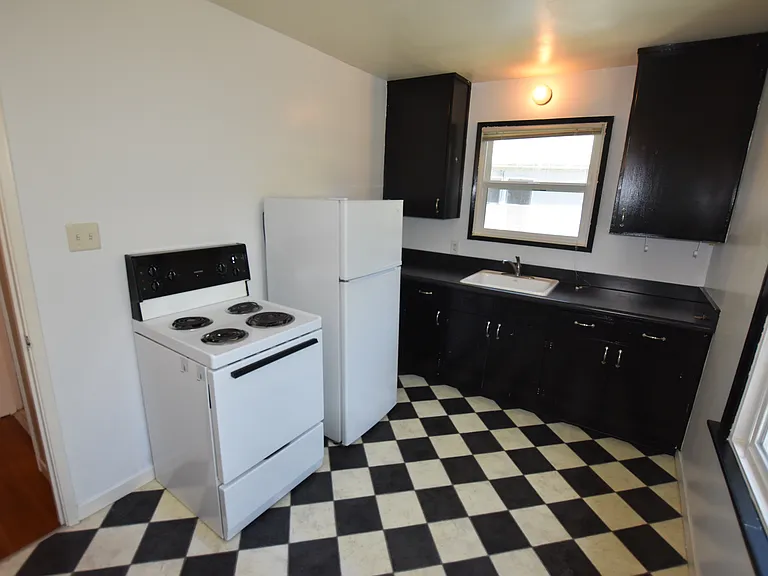 509 Everett Ave — Photo 12