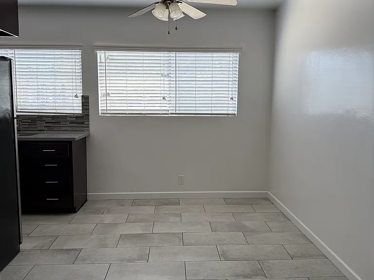 529 Avenue G — Photo 5