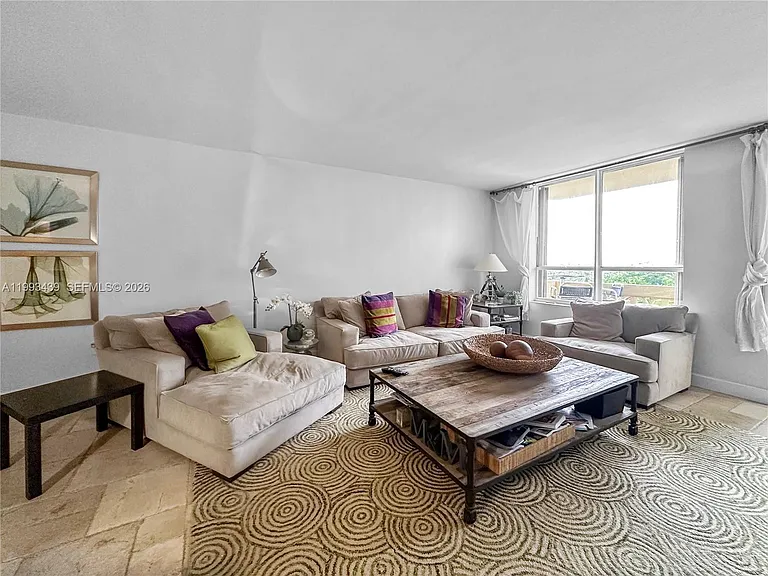 10185 Collins Ave #502 — Photo 5