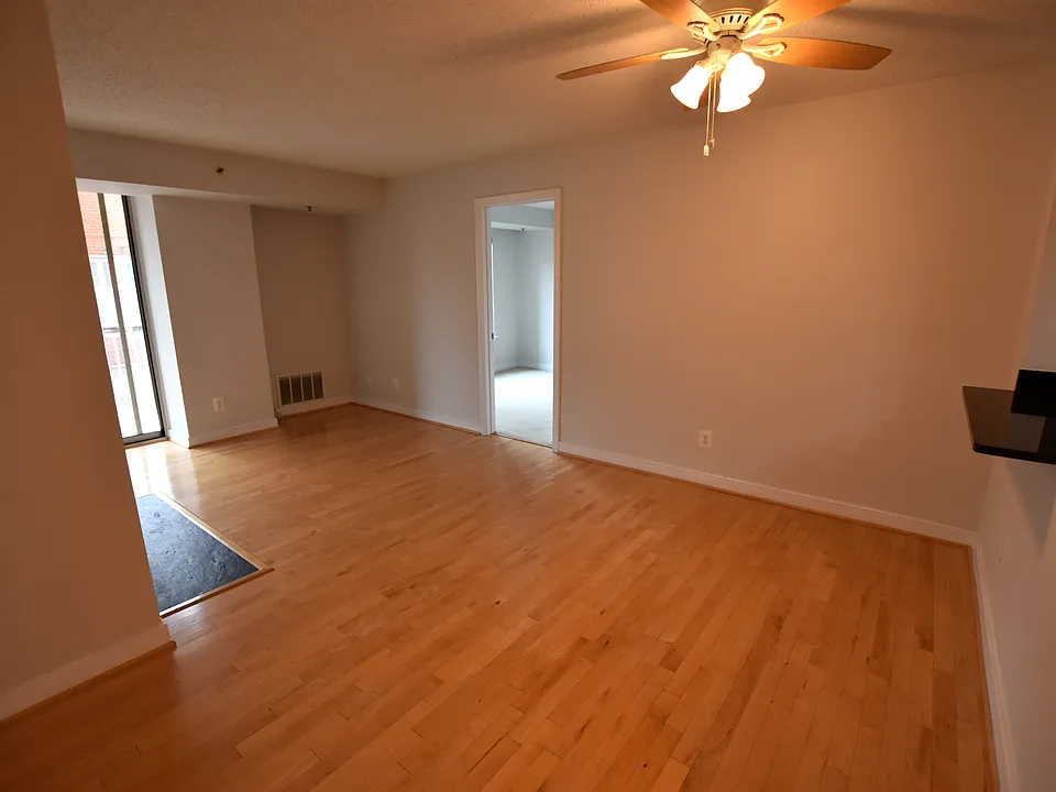 7500 Woodmont Ave #1102