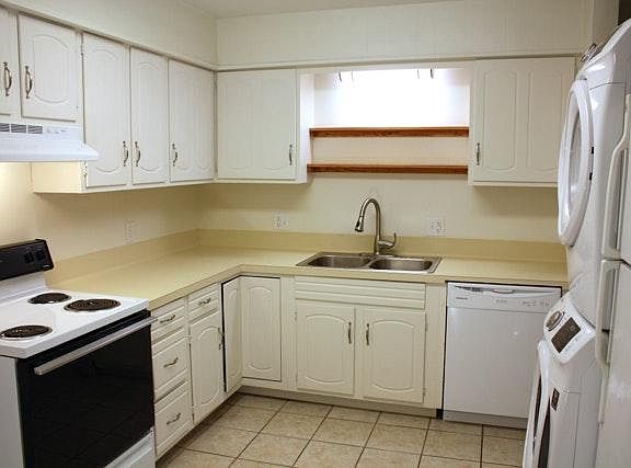 3rd image of 808 W Lawson St APT 7