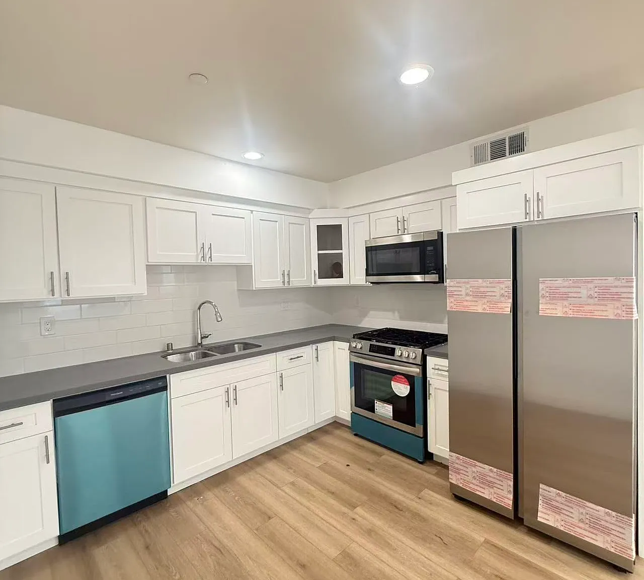 4 bed, $4,200 — Photo 3