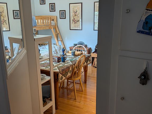 2nd image of 5 Fuller St APT 6