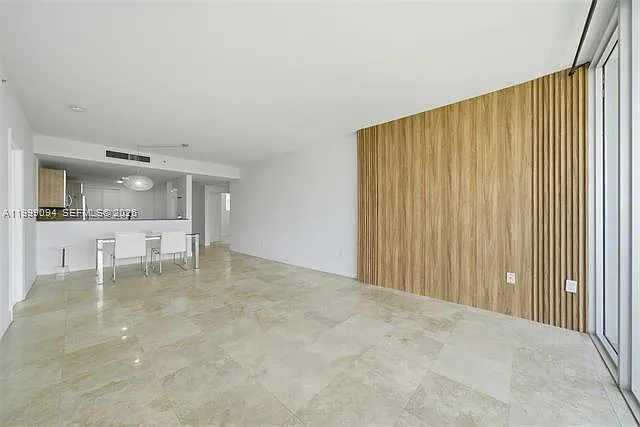 6305 Indian Creek Dr #5D — Photo 5